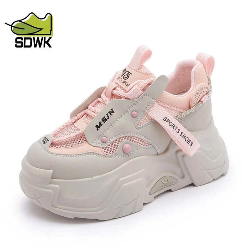SDWK 8CM Genuine Leather Breathable Summer Women Vulcanize Platform Wedge Chunky Sneaker Hollow Lace Up Shoes QA020
SDWK 8CM Genuine Leather Breathable Summer Women Vulcanize Platform Wedge Chunky Sneaker Hollow Lace Up Shoes QA020