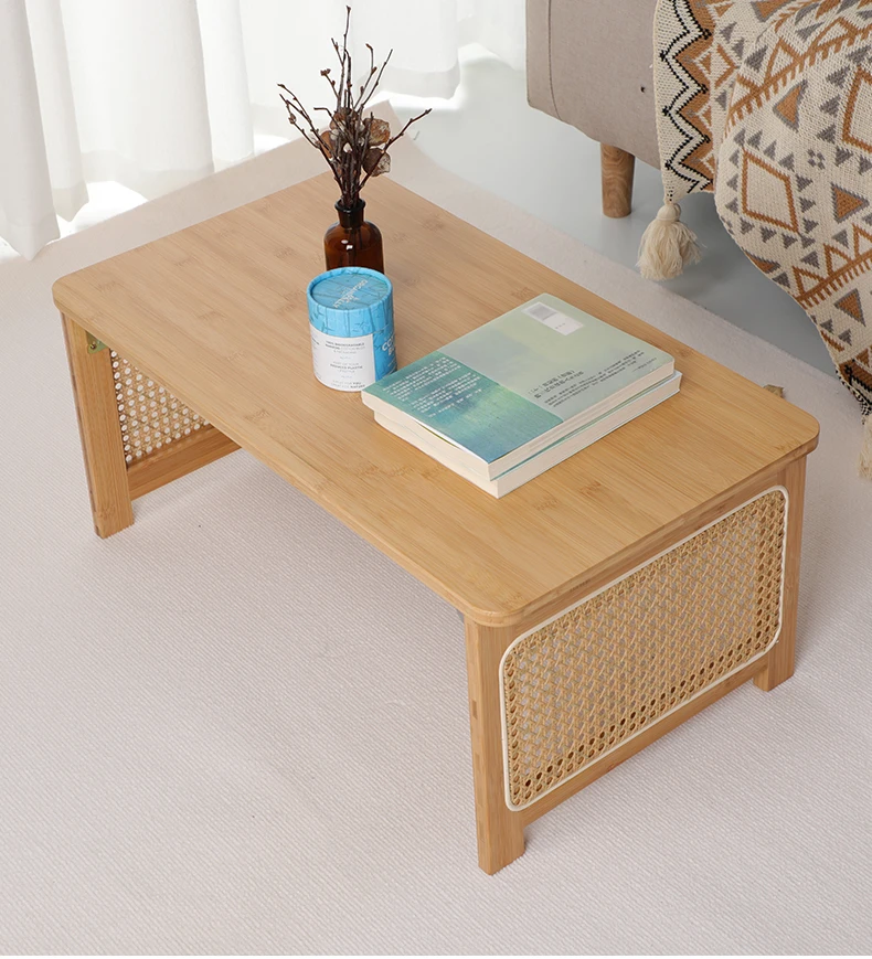 Складной низкий столик для ноутбука в кровати
Складной низкий столик для ноутбука в кровати