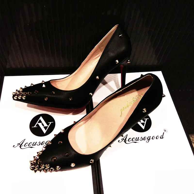 2024 New European and American Rivet High Heels Red Sole Sexy Thin Heels Shallow Mouth Pointed Willow Nail Single Shoes
2024 New European and American Rivet High Heels Red Sole Sexy Thin Heels Shallow Mouth Pointed Willow Nail Single Shoes