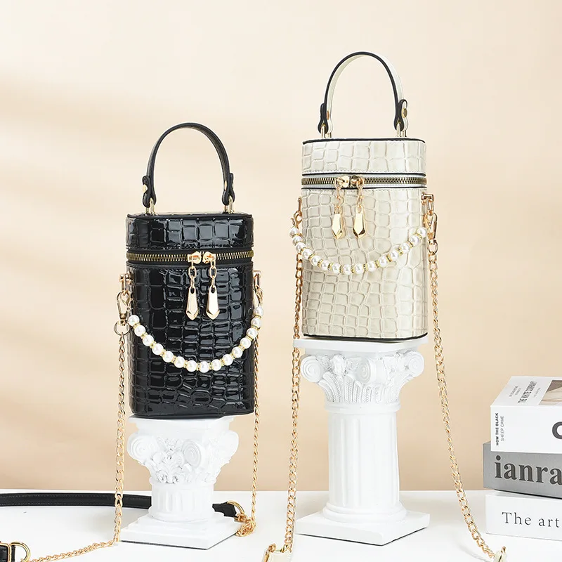 Summer Bright Leather Small Bag Casual Small Fragrant Pearl Chain Mobile Phone Bag Single Shoulder Crossbody Small Bag
Summer Bright Leather Small Bag Casual Small Fragrant Pearl Chain Mobile Phone Bag Single Shoulder Crossbody Small Bag