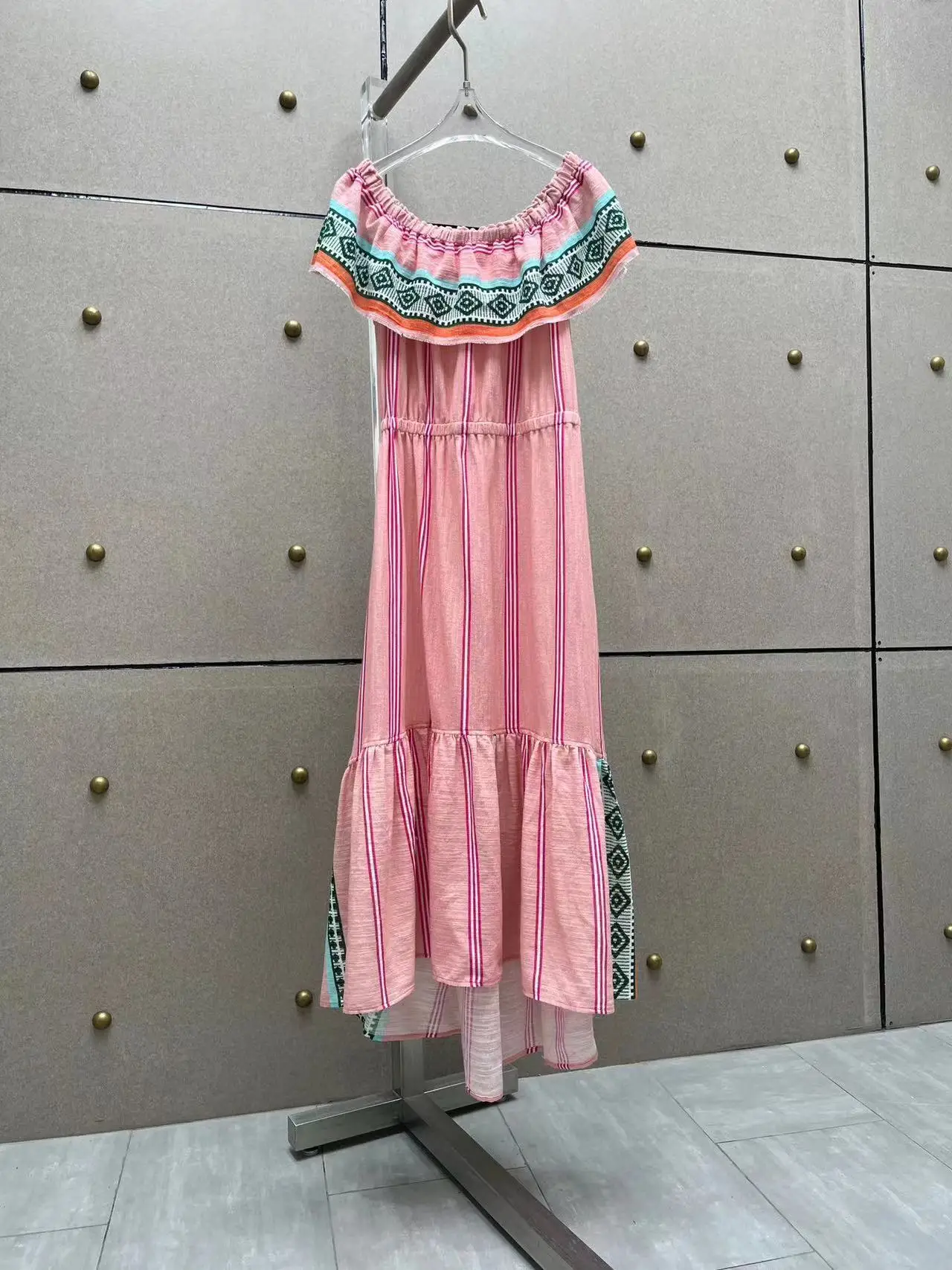 High Quality 2023 Summer Women Fashion Runway Top Holiday Long Print Dress Ladies Slim Hot Sale Cotton Slash Neck Dresses
High Quality 2023 Summer Women Fashion Runway Top Holiday Long Print Dress Ladies Slim Hot Sale Cotton Slash Neck Dresses