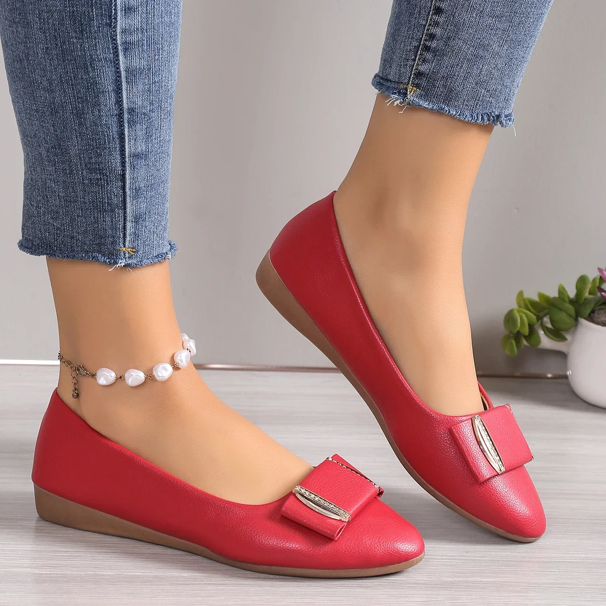 Red Pointed Toe Work Shoes for Women 2024 Spring Shallow Mouth Lightweight Soft Sole Womens Flat Shoes Slip-On Fashion Mom Shoes 
Red Pointed Toe Work Shoes for Women 2024 Spring Shallow Mouth Lightweight Soft Sole Womens Flat Shoes Slip-On Fashion Mom Shoes