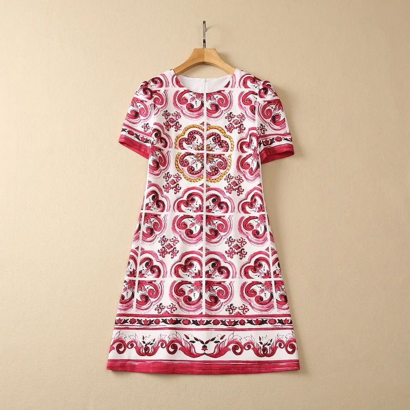 European and American women's dress 2023 summer new style Short sleeve heavy studded red court print Fashion dress XXL 
European and American women's dress 2023 summer new style Short sleeve heavy studded red court print Fashion dress XXL