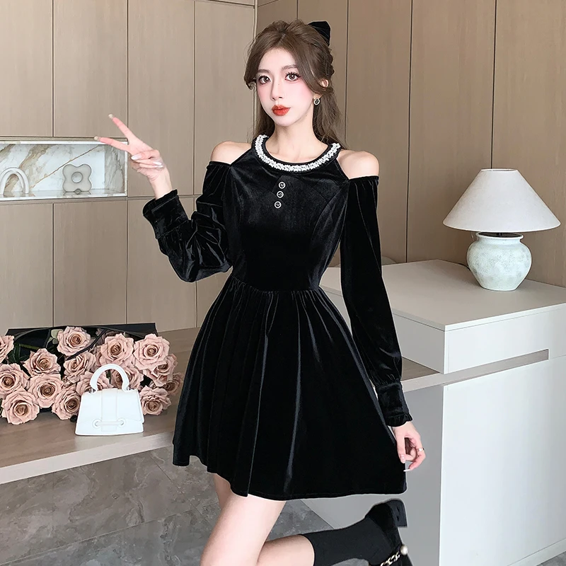 

Women Retro Hepburn Style Black Velour Dress Long Sleeve Halter Neck Party Women Short Beading Cold Shoulder Dresses