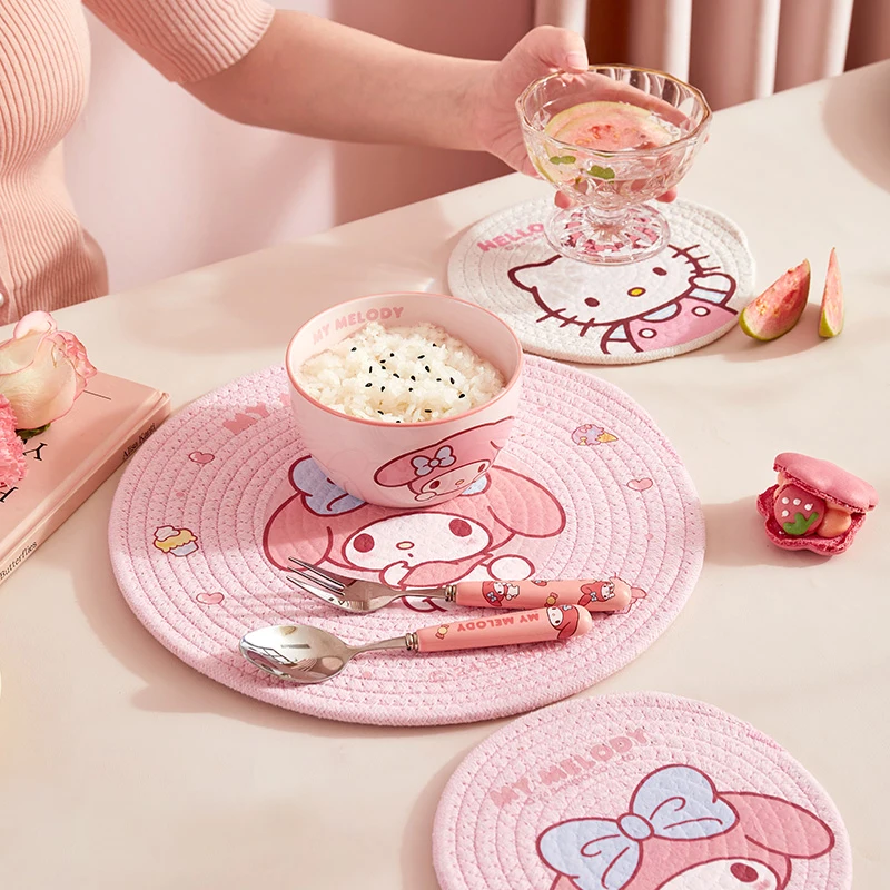Sanrio, Hello Kitty My Melody Cinnamoroll мультяшная Изолированная подставка под горку устойчивая к высоким температурам специальный коврик с защитой от ожогов 
Sanrio, Hello Kitty My Melody Cinnamoroll мультяшная Изолированная подставка под горку устойчивая к высоким температурам специальный коврик с защитой от ожогов