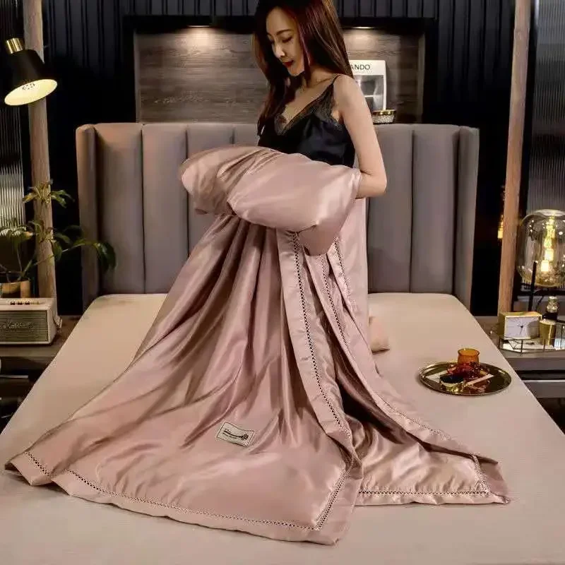 Summer Blanket Washable Quilt Cool Feeling Naked Sleeping Silky Air Conditioner Quilt Children Twin Queen King Size Bedding
Summer Blanket Washable Quilt Cool Feeling Naked Sleeping Silky Air Conditioner Quilt Children Twin Queen King Size Bedding