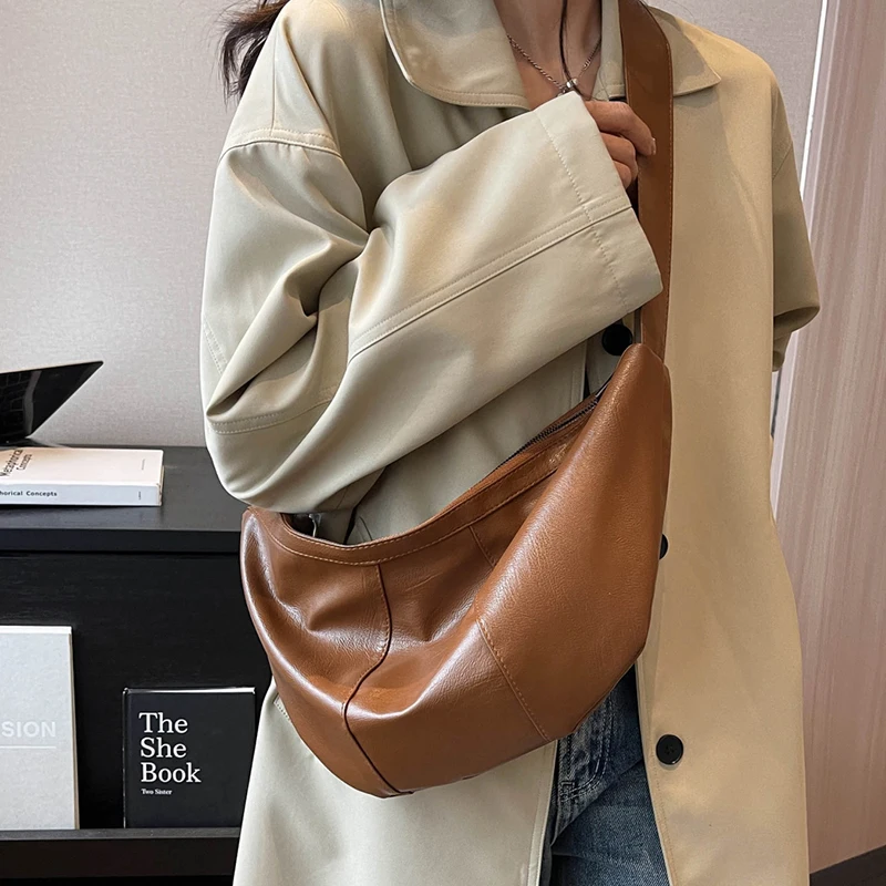 Simple Solid Color Crossbody Bags for Women Vintage Leather Shoulder Bag Brand Designer Handbags Ladies Sac Large Half Moon Bags
Simple Solid Color Crossbody Bags for Women Vintage Leather Shoulder Bag Brand Designer Handbags Ladies Sac Large Half Moon Bags