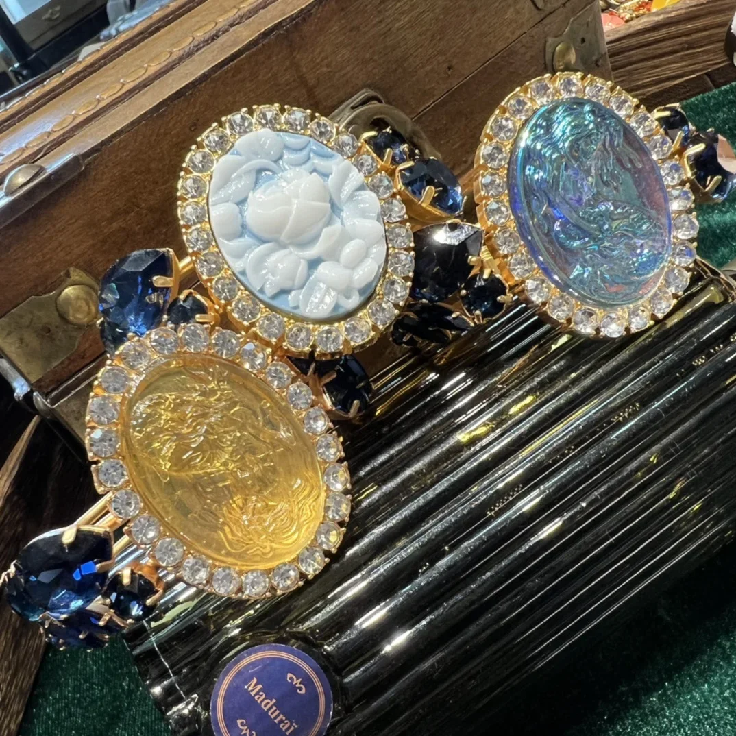 Resizable vintage Water Drop Rhinestone Moonstone Luxury Mermaid Bracelet Ladies Exquisite fashion vintage high-end bracelet
Resizable vintage Water Drop Rhinestone Moonstone Luxury Mermaid Bracelet Ladies Exquisite fashion vintage high-end bracelet