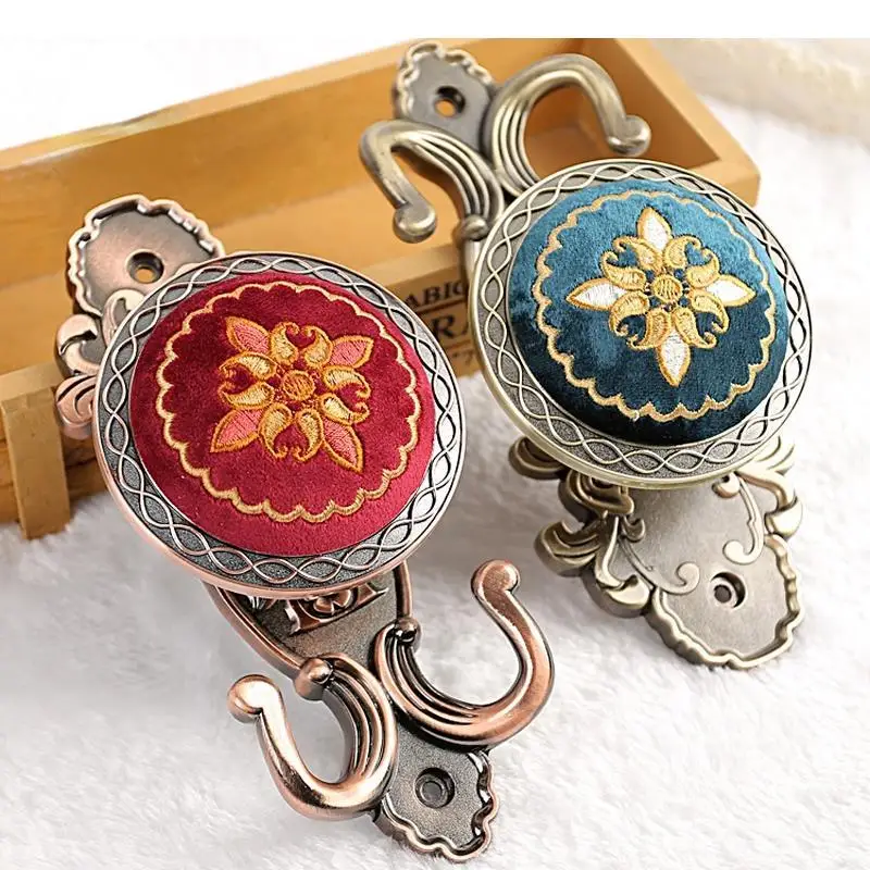 Metal Curtain Rod Wall Hanging Decorative Hook Home Curtain Accessories Metal Copper-plated Hook Curtain Hooks Wall Storage Rack 
Metal Curtain Rod Wall Hanging Decorative Hook Home Curtain Accessories Metal Copper-plated Hook Curtain Hooks Wall Storage Rack