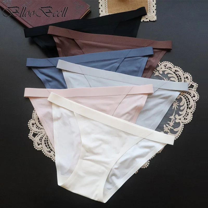 Summer Sexy Women's Underwear Thin Traceless Mini Panties Ice Silk Briefs Cotton Crotch Low Waist Girls Sports Triangle Lingerie
Summer Sexy Women's Underwear Thin Traceless Mini Panties Ice Silk Briefs Cotton Crotch Low Waist Girls Sports Triangle Lingerie