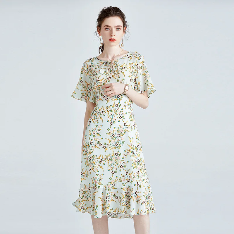 Summer Women's Silk Dress Temperament Elegant Silk High-end Print Ruffle Skirt Young Waist-skimming Thin Medium-length Skirt
Summer Women's Silk Dress Temperament Elegant Silk High-end Print Ruffle Skirt Young Waist-skimming Thin Medium-length Skirt
