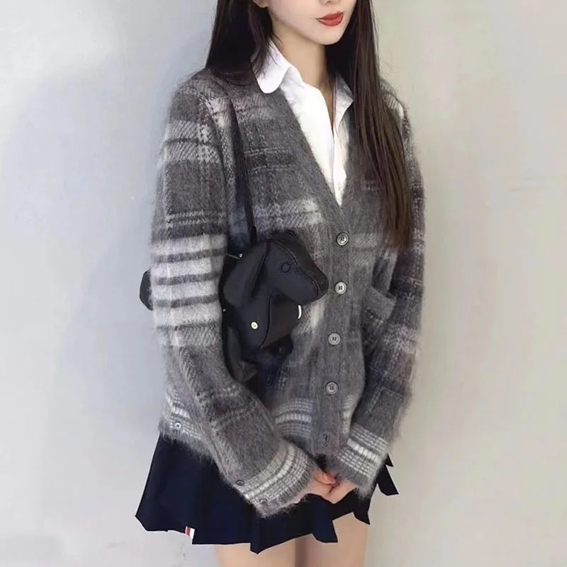 2024 Spring Women Casual Wool Cardigan Korean Design High Quality Coat V-Neck Solid Stiped Mohair
2024 Spring Women Casual Wool Cardigan Korean Design High Quality Coat V-Neck Solid Stiped Mohair