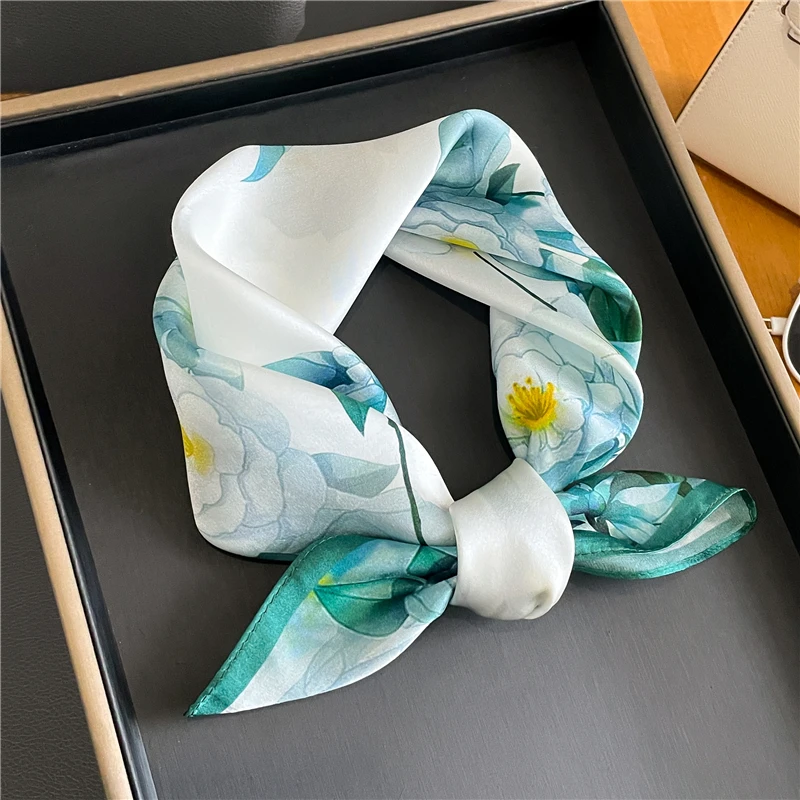 100% Real Silk Small Women Scarf Luxury Design Floral Square Neckerchief Female Hair Hand Wrist Foulard Tie Bandana Echarpe 2022
100% Real Silk Small Women Scarf Luxury Design Floral Square Neckerchief Female Hair Hand Wrist Foulard Tie Bandana Echarpe 2022