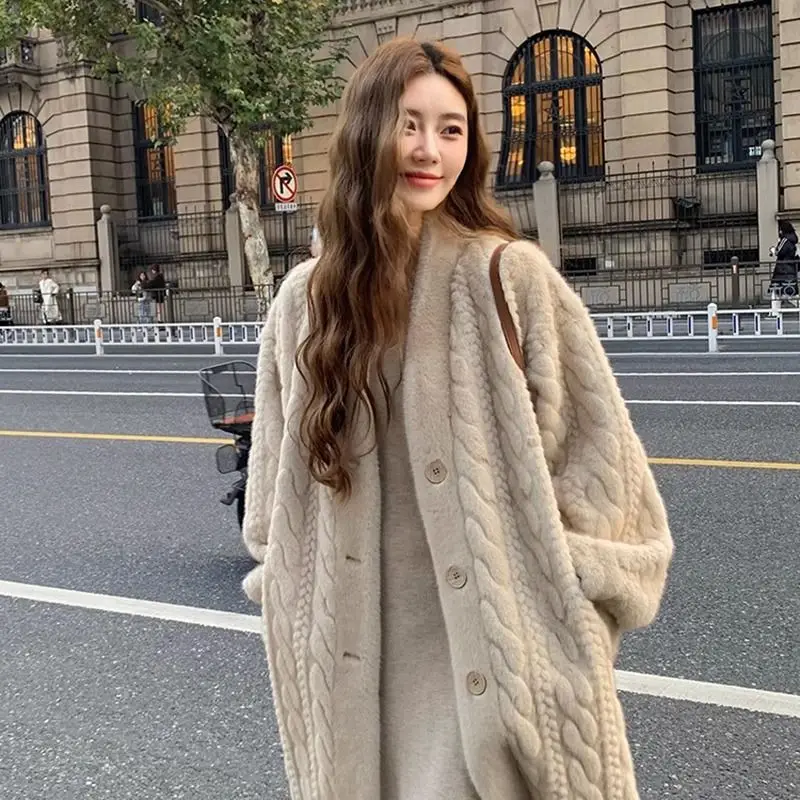 Winter Long Fur Coat Women Thickened Warm Faux Mink Jacket Long Sleeve Single-breasted Korean Chic Windproof Outerwear New 2024
Winter Long Fur Coat Women Thickened Warm Faux Mink Jacket Long Sleeve Single-breasted Korean Chic Windproof Outerwear New 2024