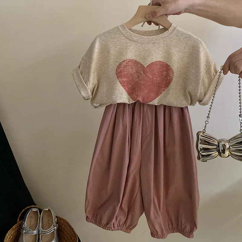 Ins Children Girl 2PCS Clothes Set Cotton Love Short Sleeve Tees Solid Cool Lantern Pant Baby Girl Outfit Leisure Kid Girl Suits
Ins Children Girl 2PCS Clothes Set Cotton Love Short Sleeve Tees Solid Cool Lantern Pant Baby Girl Outfit Leisure Kid Girl Suits