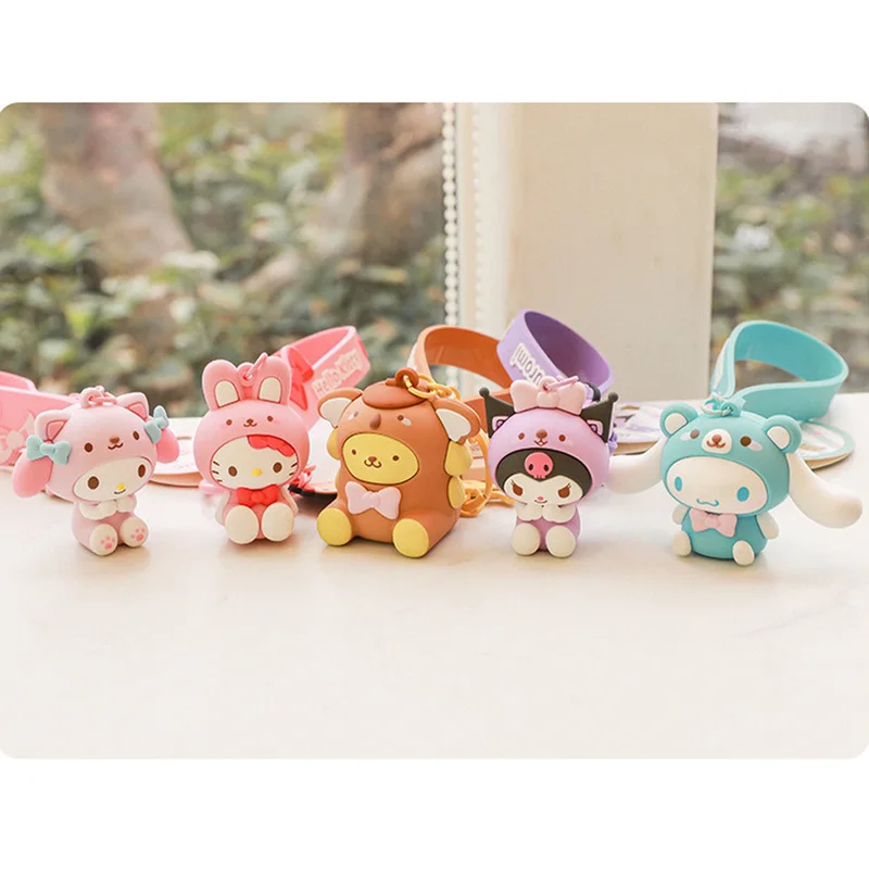 Новый мультяшный милый брелок Sanrio, Мужская подвеска в виде автомобиля, школьная сумка, товар подходит в качестве подарка
Новый мультяшный милый брелок Sanrio, Мужская подвеска в виде автомобиля, школьная сумка, товар подходит в качестве подарка