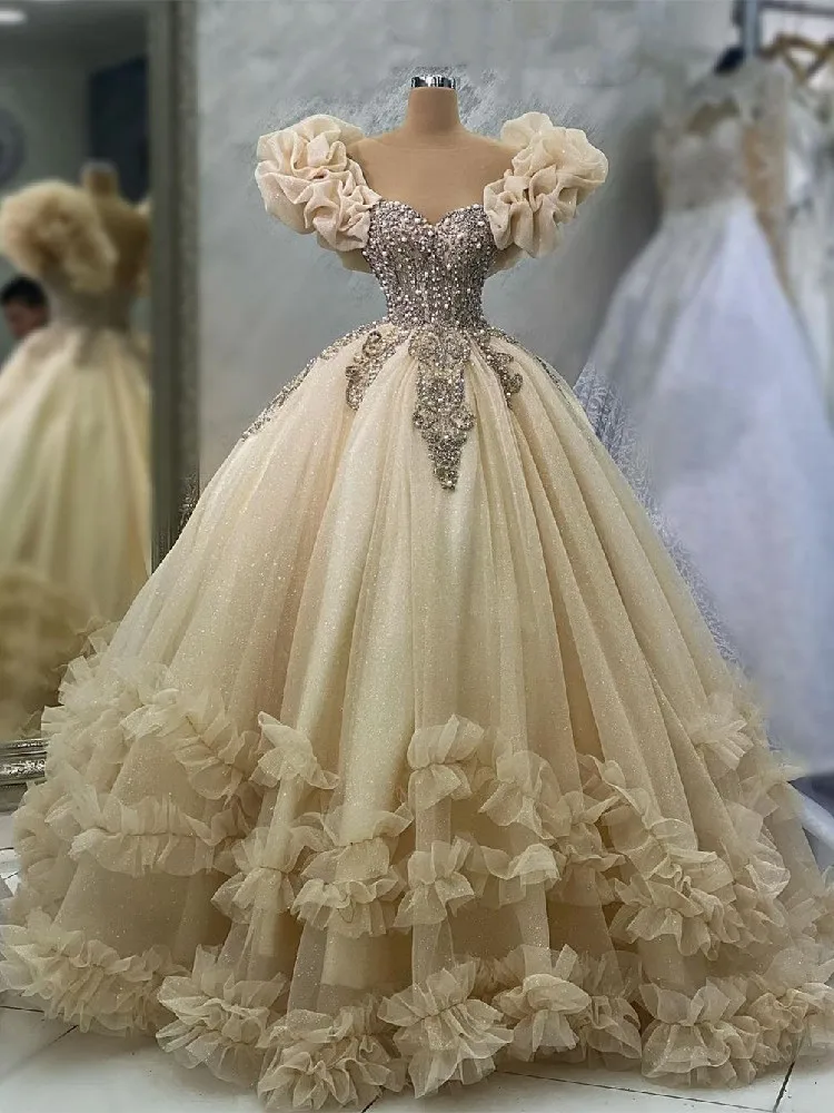 Elegant Ball Gown Evening Dresses Sleeveless Sweetheart Sequins Beaded 3D Lace Appliques Diamonds Pearls FoldsProm Dresses Gowns
Elegant Ball Gown Evening Dresses Sleeveless Sweetheart Sequins Beaded 3D Lace Appliques Diamonds Pearls FoldsProm Dresses Gowns