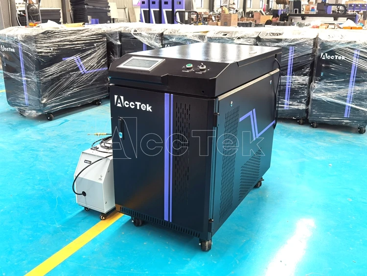 

Economical Type Three In One 2000w 3000w CW Fiber Laser Machine Cleaning Heavy Rust Metal Car with Raycus Max Laser Source