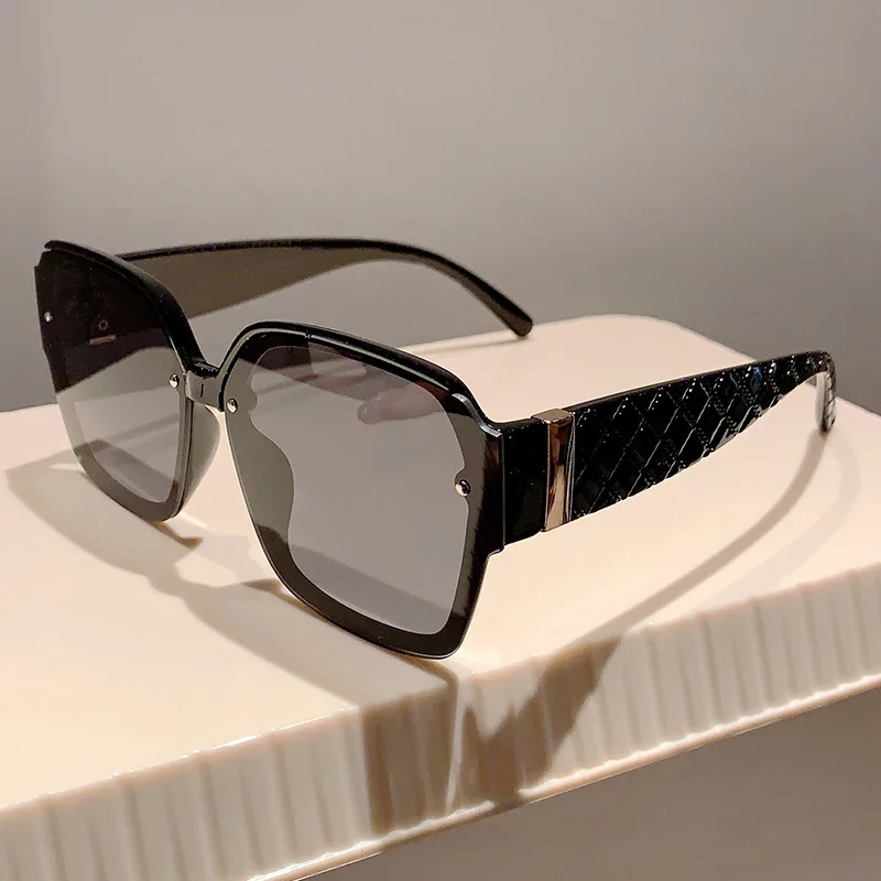 Classic Rivet Vintage Square Sunglasses Women For Men Luxury Brand Designer Trendy Punk Shades Rhombus Eyewear Sun Glasses UV400
Classic Rivet Vintage Square Sunglasses Women For Men Luxury Brand Designer Trendy Punk Shades Rhombus Eyewear Sun Glasses UV400
