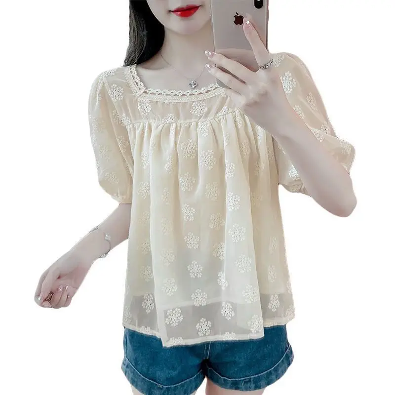 2023 New Summer Exquisite Embroidery Square Neck Hollow Out Small Shirt High Grade French Unique Open Collar Women's Shirt 
2023 New Summer Exquisite Embroidery Square Neck Hollow Out Small Shirt High Grade French Unique Open Collar Women's Shirt