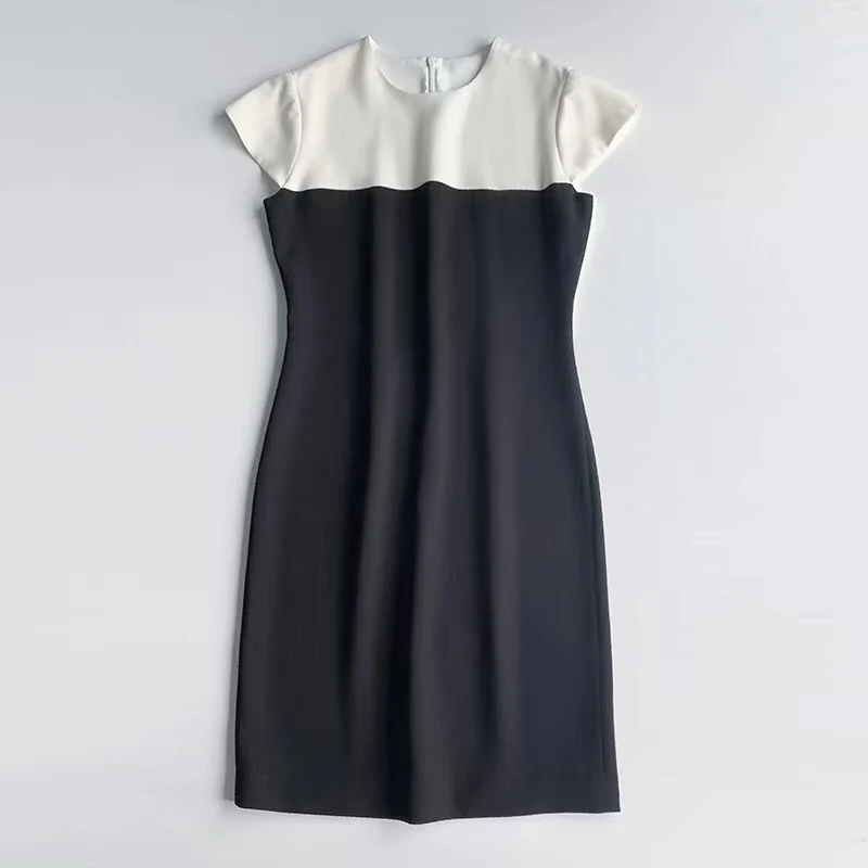 Black and white color matching slim dress fabric is soft, comfortable and delicate 2023 summer new hot
Black and white color matching slim dress fabric is soft, comfortable and delicate 2023 summer new hot