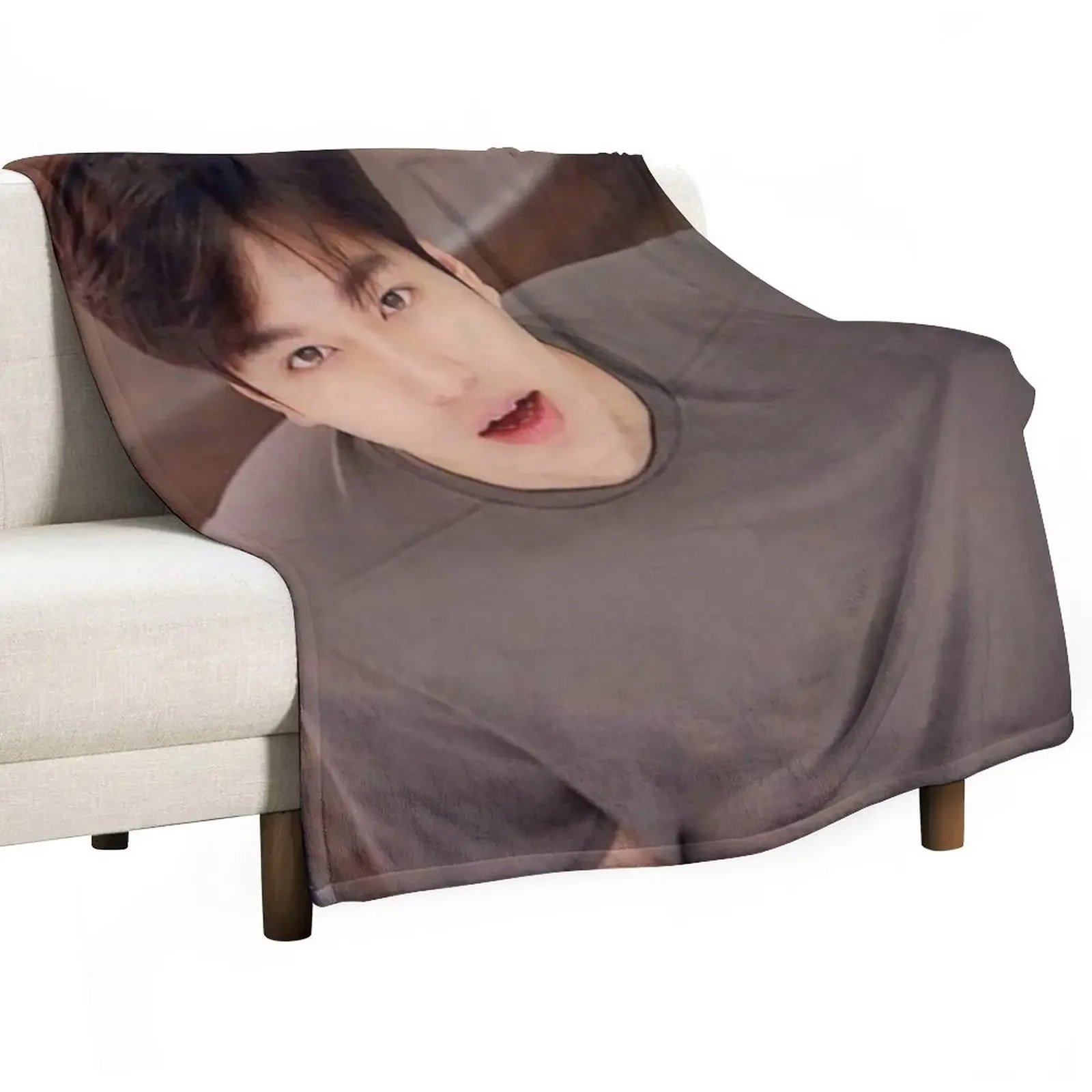 

Lee Min-ho Throw Blanket Vintage Moving Luxury Thicken Luxury Designer Blankets