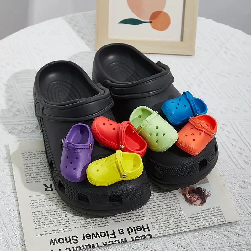 Fashion Hot Sale Shoe Charms Designer Cute All-match Mini Shoes Charms for Sandals Multicolor Sandals Accessories Lovely Quality
Fashion Hot Sale Shoe Charms Designer Cute All-match Mini Shoes Charms for Sandals Multicolor Sandals Accessories Lovely Quality