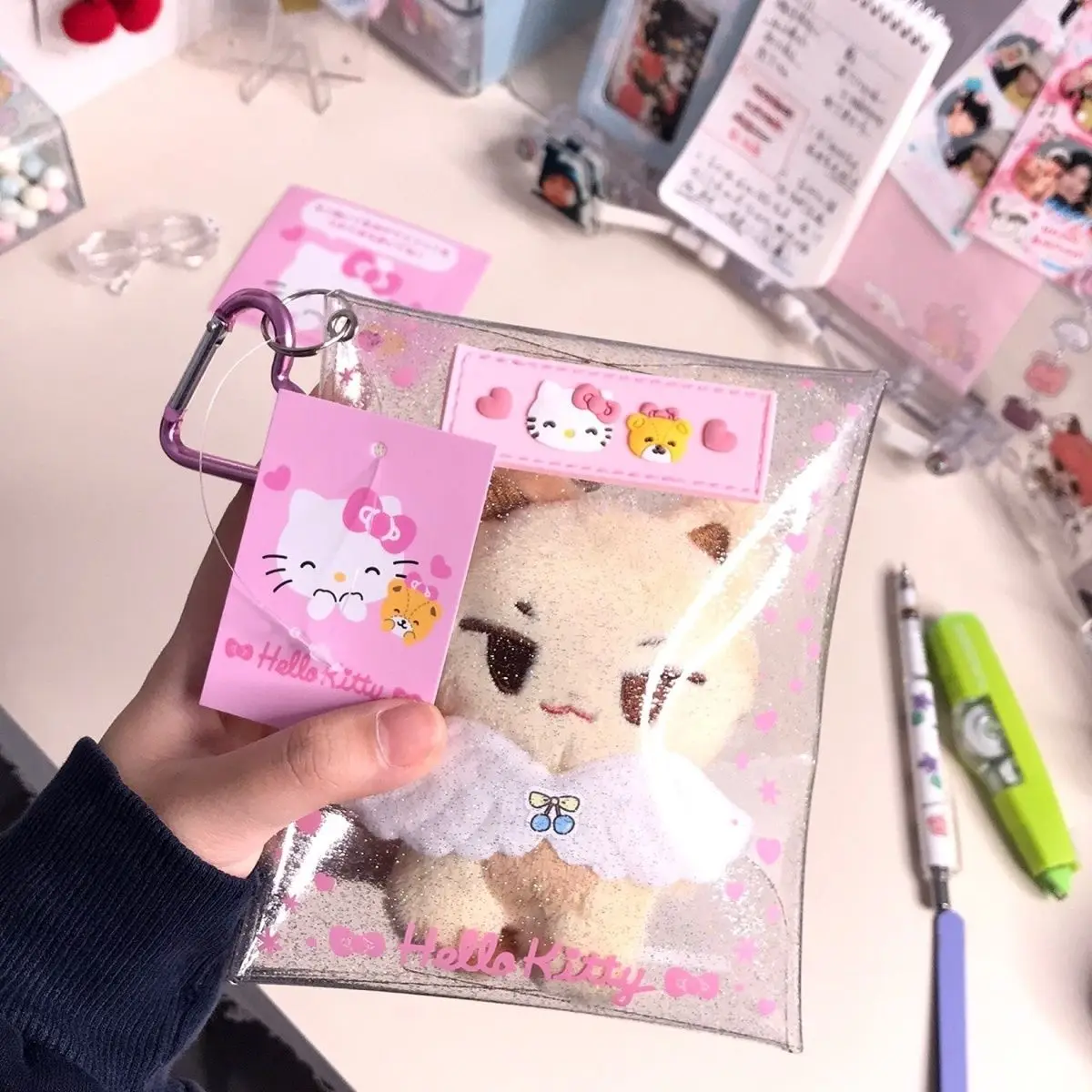 Sanrio Новый Kuromi Cinnamoroll аниме Прозрачный блестящий розовый сменный мешок Детская сумка мультяшный брелок милая сумка Украшение для девочки игрушка
Sanrio Новый Kuromi Cinnamoroll аниме Прозрачный блестящий розовый сменный мешок Детская сумка мультяшный брелок милая сумка Украшение для девочки игрушка