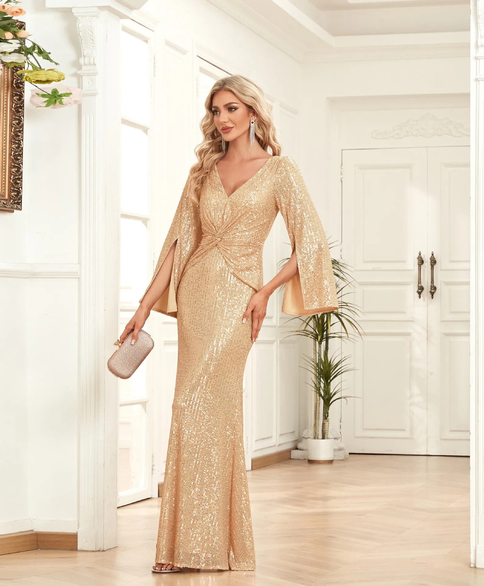 New long sleeved dress from Europe and America, gold sequin slim fitting fishtail bridesmaid banquet evening dress for women
New long sleeved dress from Europe and America, gold sequin slim fitting fishtail bridesmaid banquet evening dress for women