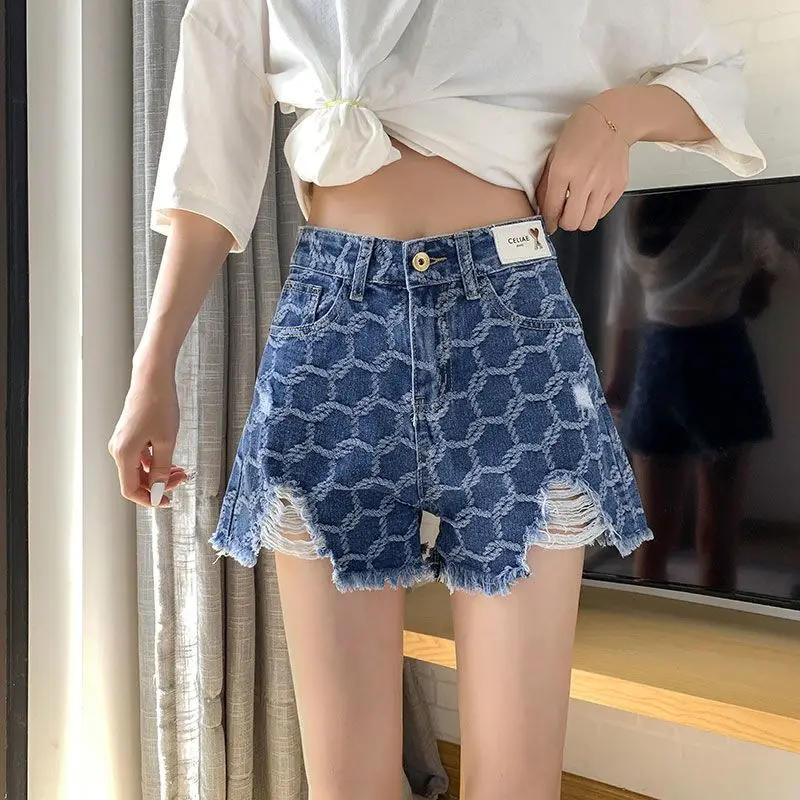 Summer Women's Denim Shorts Fashion Korean Version High Waist Thin Printing Street Trend Casual Wide Leg Shorts Chic Elegant Y2K
Summer Women's Denim Shorts Fashion Korean Version High Waist Thin Printing Street Trend Casual Wide Leg Shorts Chic Elegant Y2K