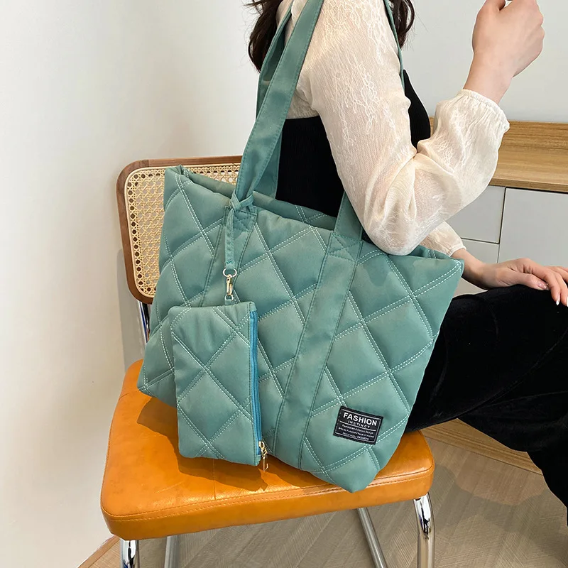 

New Fashion Large Tote Padded Handbags Autumn Quilted Women Shoulder Bags Luxury PU Down Cotton Thread Crossbody Bag Winter Bag