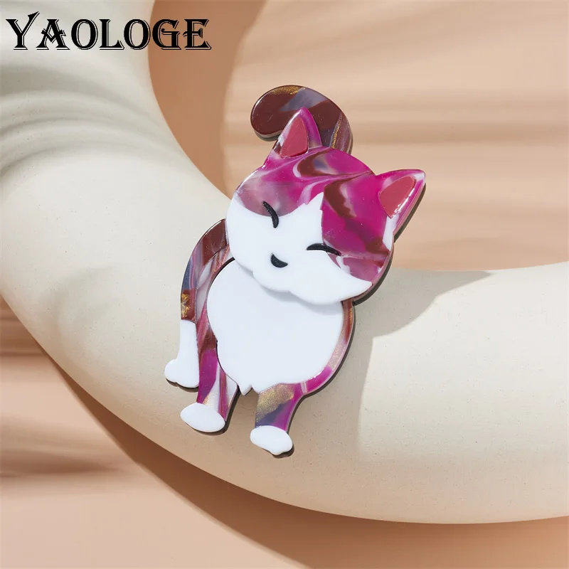 

YAOLOGE Acrylic Smiling Cat Brooches For Women Unisex Lovely Pets Animal Party Office Brooch Pin Gifts