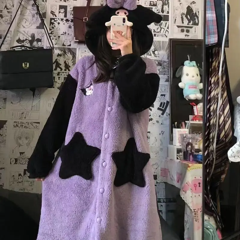 Kuromi Thickened Nightgown Sanrio Hello Kitty Pajamas Cartoon Coral Fleece Home Clothes Student Dormitory Hooded Nightgown Gift
Kuromi Thickened Nightgown Sanrio Hello Kitty Pajamas Cartoon Coral Fleece Home Clothes Student Dormitory Hooded Nightgown Gift