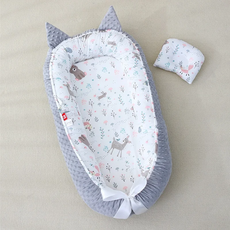 Переносная кровать для новорожденных, детская кроватка с защитой от срыгивания молока, поворачивающаяся матка, детский артефакт, лежащая Подушка для новорожденных
Переносная кровать для новорожденных, детская кроватка с защитой от срыгивания молока, поворачивающаяся матка, детский артефакт, лежащая Подушка для новорожденных