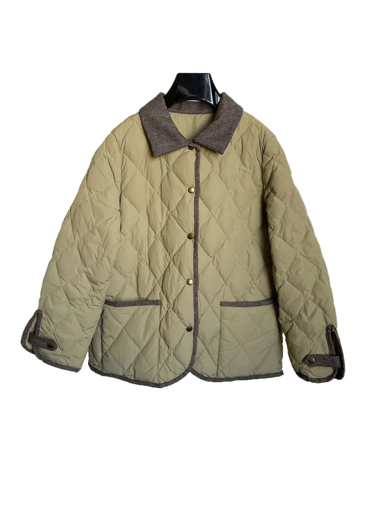 Cotton jacket lapel short loose version collision splicing design warm and comfortable 2023 winter new 1218
Cotton jacket lapel short loose version collision splicing design warm and comfortable 2023 winter new 1218