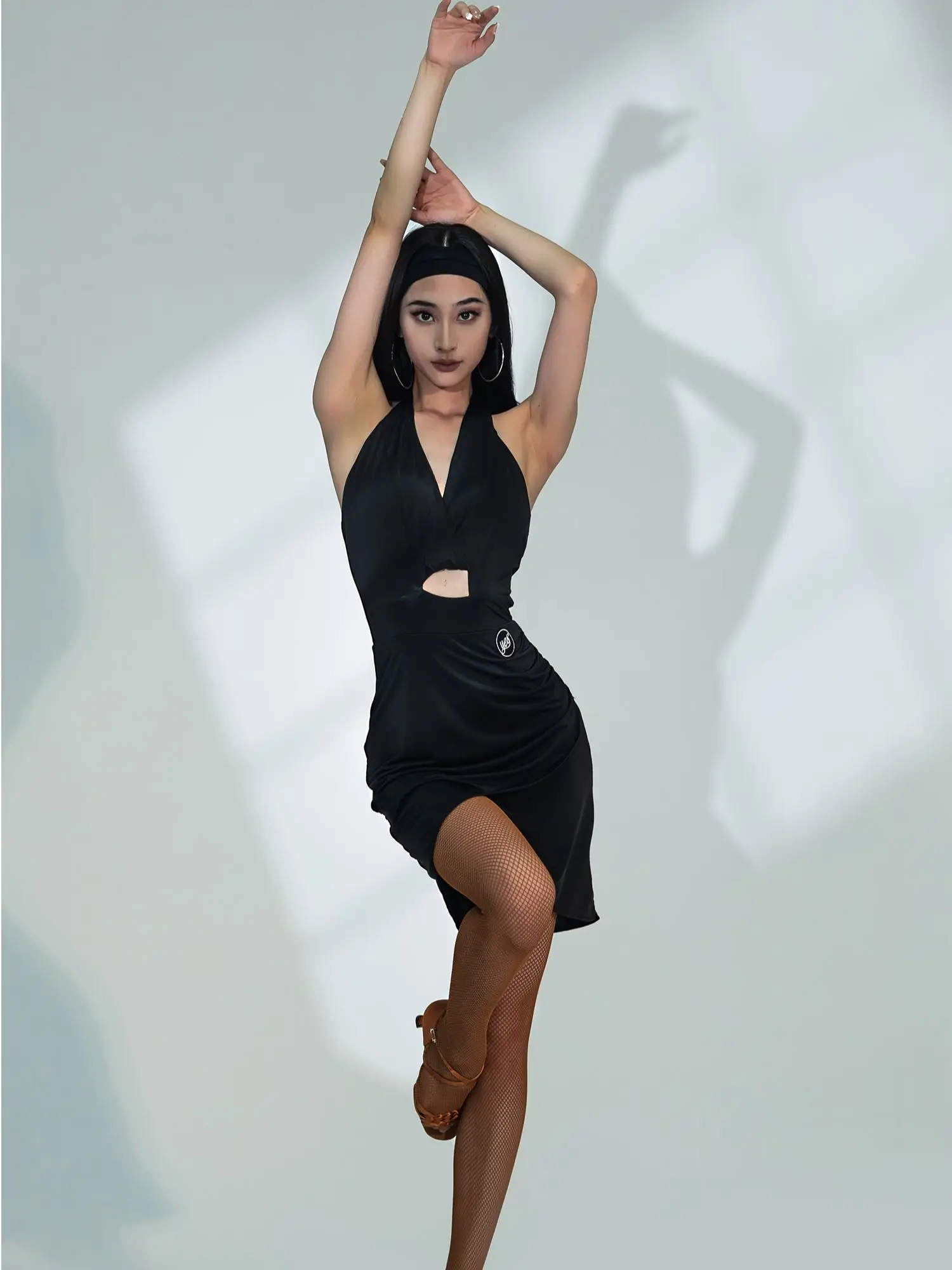 Adult Female Professional Latin Dance Competition Costume Black/Red Halterneck Backless Dress for Women Latin Dancewear L22264
Adult Female Professional Latin Dance Competition Costume Black/Red Halterneck Backless Dress for Women Latin Dancewear L22264