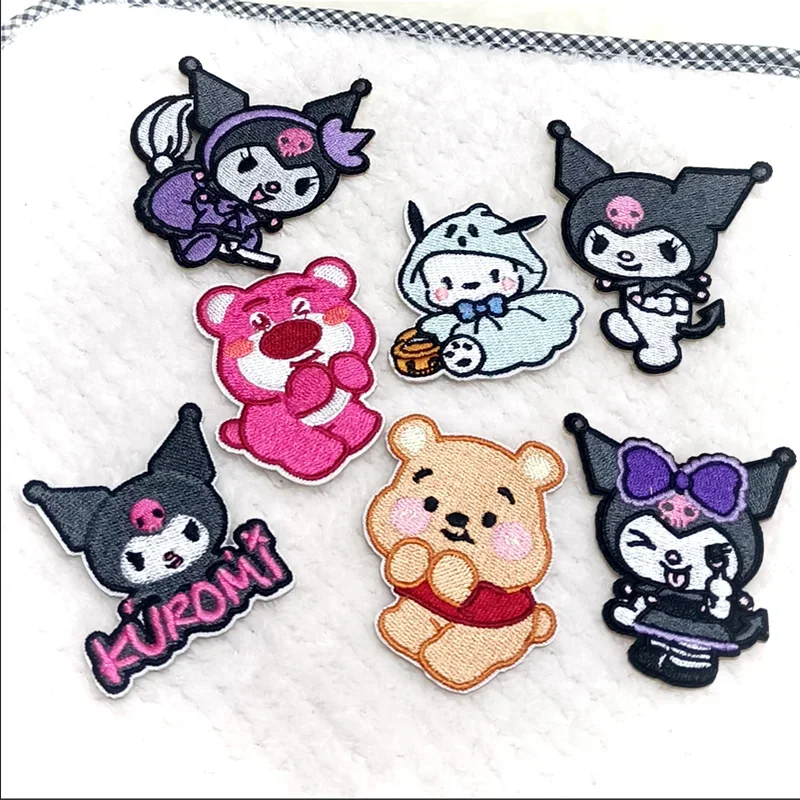 Подвеска Kuromi самоклеящаяся вышивка Коричный мультфильм кавайное аниме мультфильм платье джинсы Декор брюки сумка
Подвеска Kuromi самоклеящаяся вышивка Коричный мультфильм кавайное аниме мультфильм платье джинсы Декор брюки сумка
