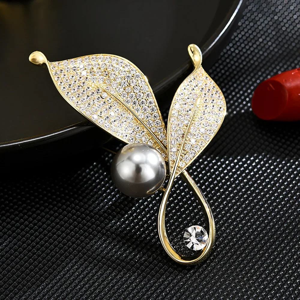 

Personality Gold Leaf Brooches Brooch for Women Zircon Inlaid Pins Women's Jewelry Accessories High Quality Gift Give Friends