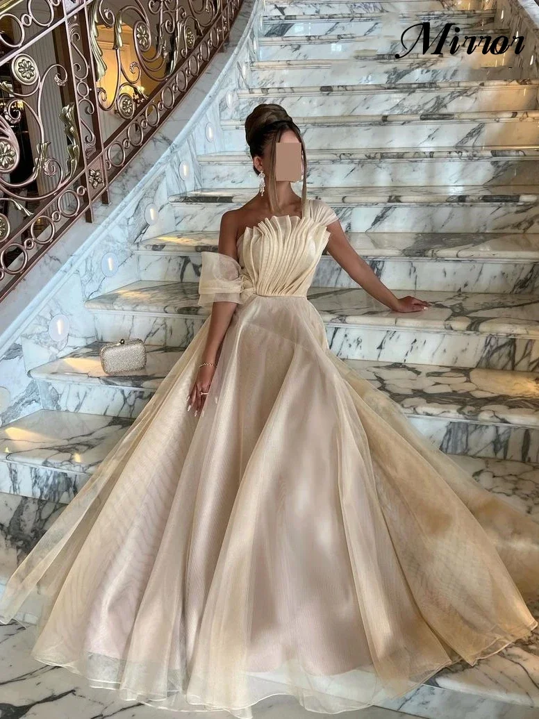 Elegant Strapless Champagne Ruffled A Line Customized Formal Occasion Prom Dress Evening Party Gowns فساتين للمناسبات الرسمية
Elegant Strapless Champagne Ruffled A Line Customized Formal Occasion Prom Dress Evening Party Gowns فساتين للمناسبات الرسمية