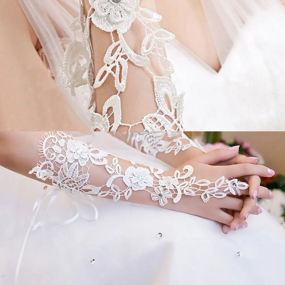 Fashion High Quality White Bridal Sexy Lace Flower Indoor Decoration Prom Wedding Party Fingerless Gloves
Fashion High Quality White Bridal Sexy Lace Flower Indoor Decoration Prom Wedding Party Fingerless Gloves