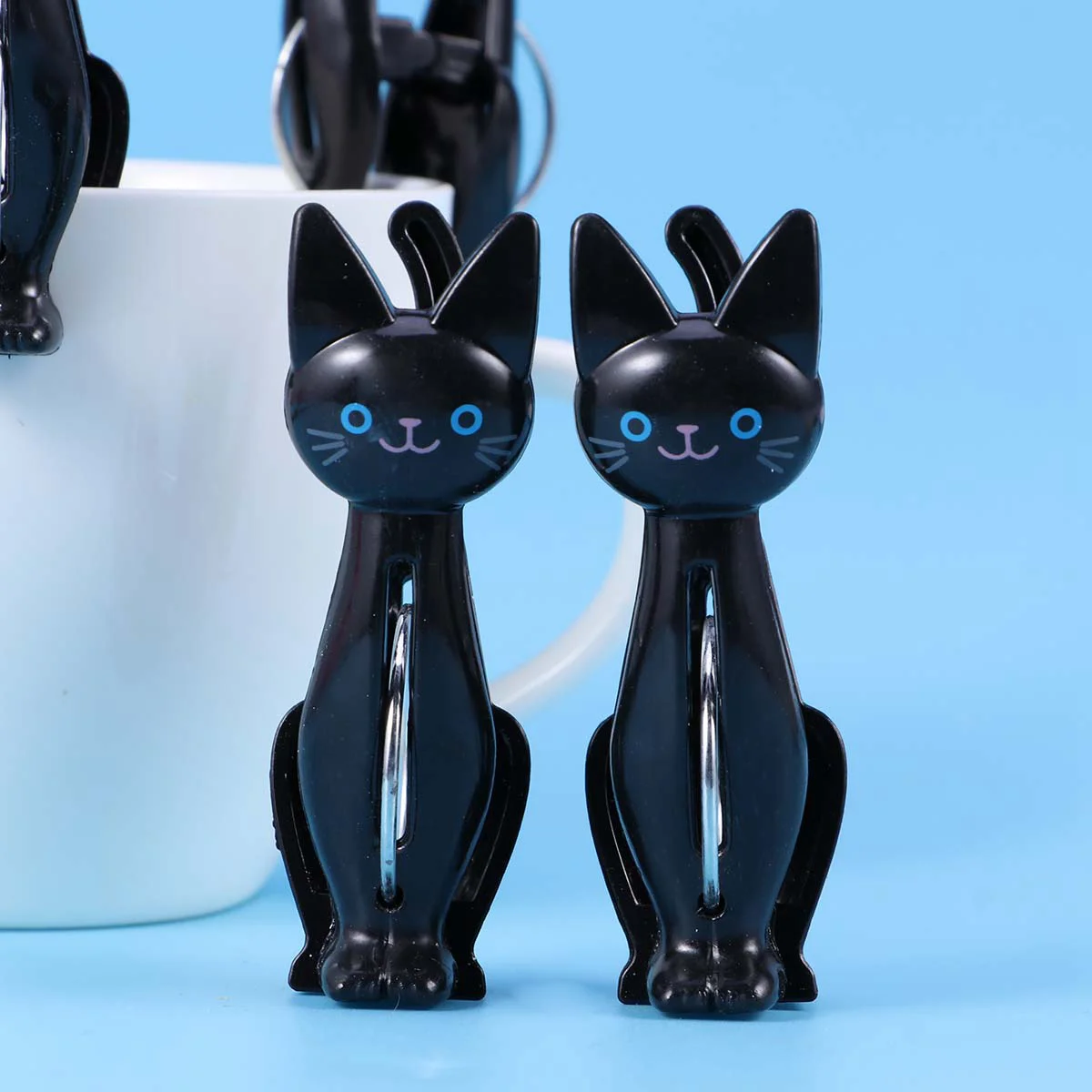 4Pcs Creative Plastic Clothespins Cartoon Cat Laundry Hanging Clothes Pegs Beach Towels Clips Household Sealing Clips (Black)
4Pcs Creative Plastic Clothespins Cartoon Cat Laundry Hanging Clothes Pegs Beach Towels Clips Household Sealing Clips (Black)