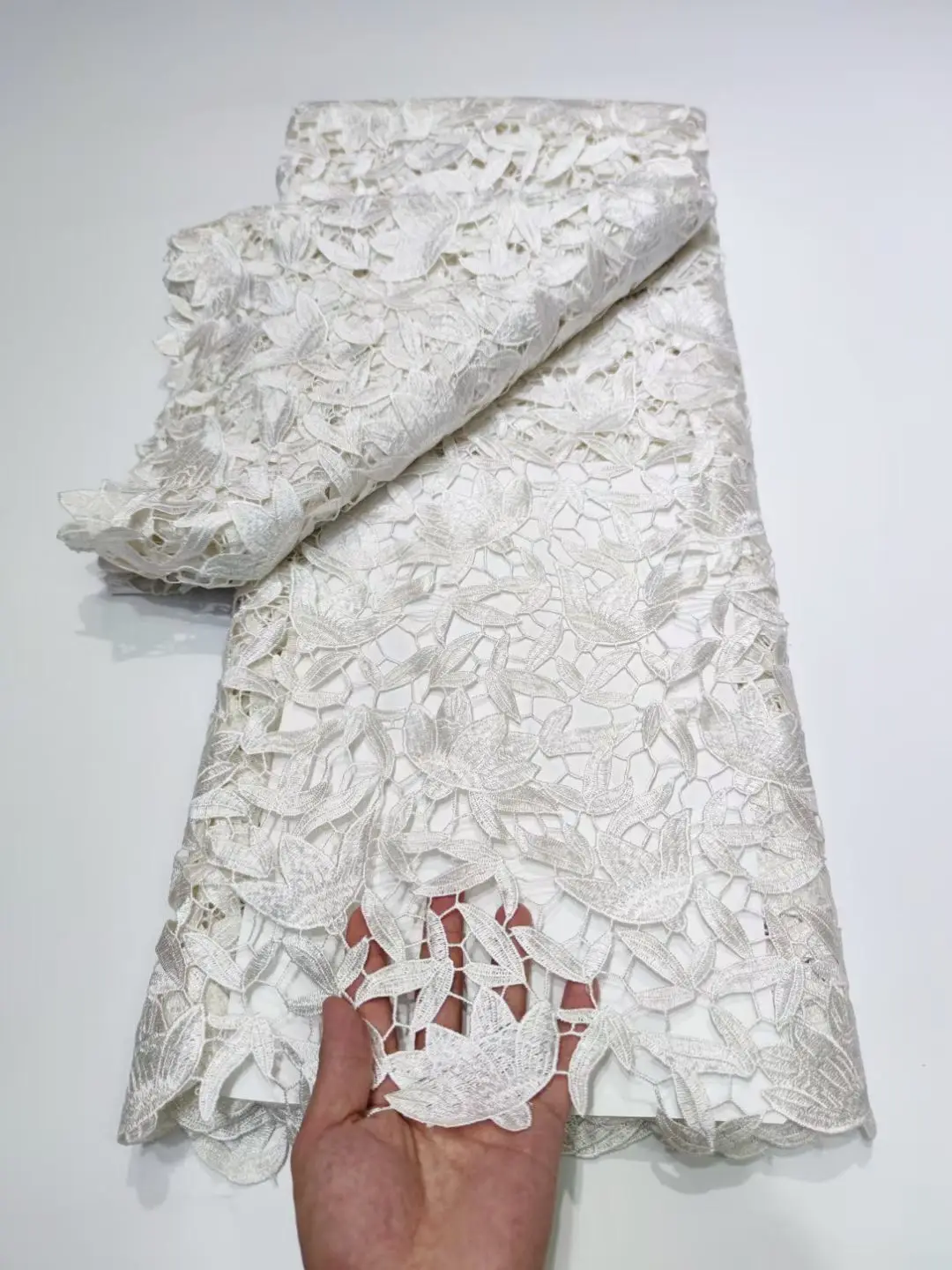 African FrenchLace Fabric L-12102814 High Quality Lace Fabric Nigerian Tulle Mesh Lace Fabrics for Wedding
African FrenchLace Fabric L-12102814 High Quality Lace Fabric Nigerian Tulle Mesh Lace Fabrics for Wedding