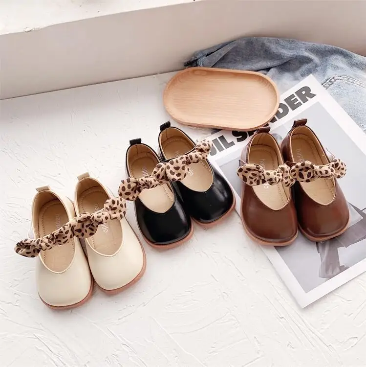 Girls Princess Shoes 2023 Spring Korean Cute Little Girls Leopard Bowknot Soft Sole Leather Shoes Western Style Single Fashion 
Girls Princess Shoes 2023 Spring Korean Cute Little Girls Leopard Bowknot Soft Sole Leather Shoes Western Style Single Fashion