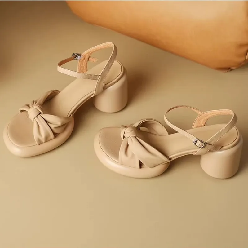 Сандалии женские с открытым носком, босоножки на платформе и высоком каблуке, водонепроницаемые туфли в римском стиле, лето
Сандалии женские с открытым носком, босоножки на платформе и высоком каблуке, водонепроницаемые туфли в римском стиле, лето