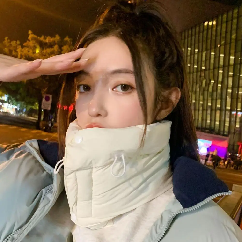 Unisex Neck Warmer Waterproof Padded Winter Scarf Warm Windproof Neck Wrap with Button Closure Unisex Solid Color Neck Warmer
Unisex Neck Warmer Waterproof Padded Winter Scarf Warm Windproof Neck Wrap with Button Closure Unisex Solid Color Neck Warmer