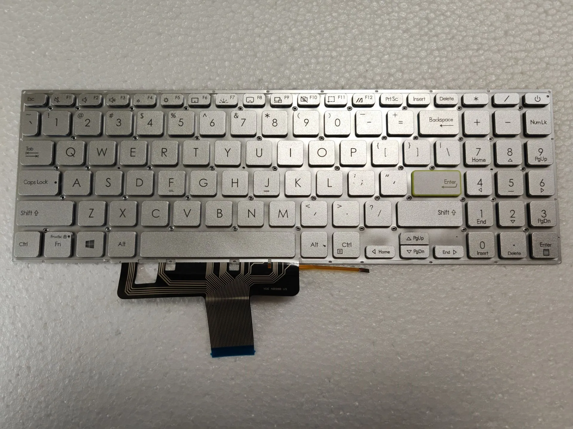 Серебряная клавиатура с подсветкой для Asus Vivobook S533 S533E S533EA S533F S533FA E510M S5600 S5600IA S5600EA S5600FA V5050 V5050E
Серебряная клавиатура с подсветкой для Asus Vivobook S533 S533E S533EA S533F S533FA E510M S5600 S5600IA S5600EA S5600FA V5050 V5050E