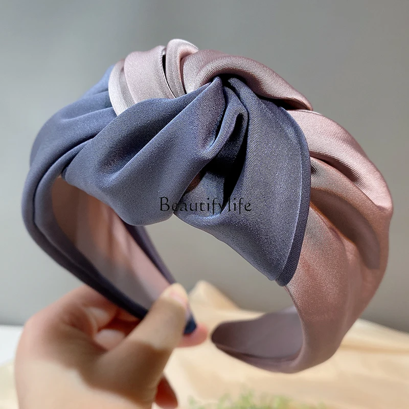 

Simple Graceful Knot in the Middle High-Grade Satin Headband Color Matching Wide Brim Hair Pressing Headband