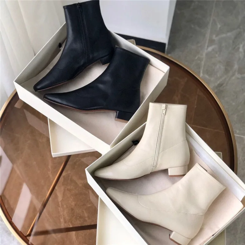 Mid-heeled Elastic Short Boots White Sheepskin Retro Square Toe Autumn and Winter Thick Heel Boots for Women
Mid-heeled Elastic Short Boots White Sheepskin Retro Square Toe Autumn and Winter Thick Heel Boots for Women