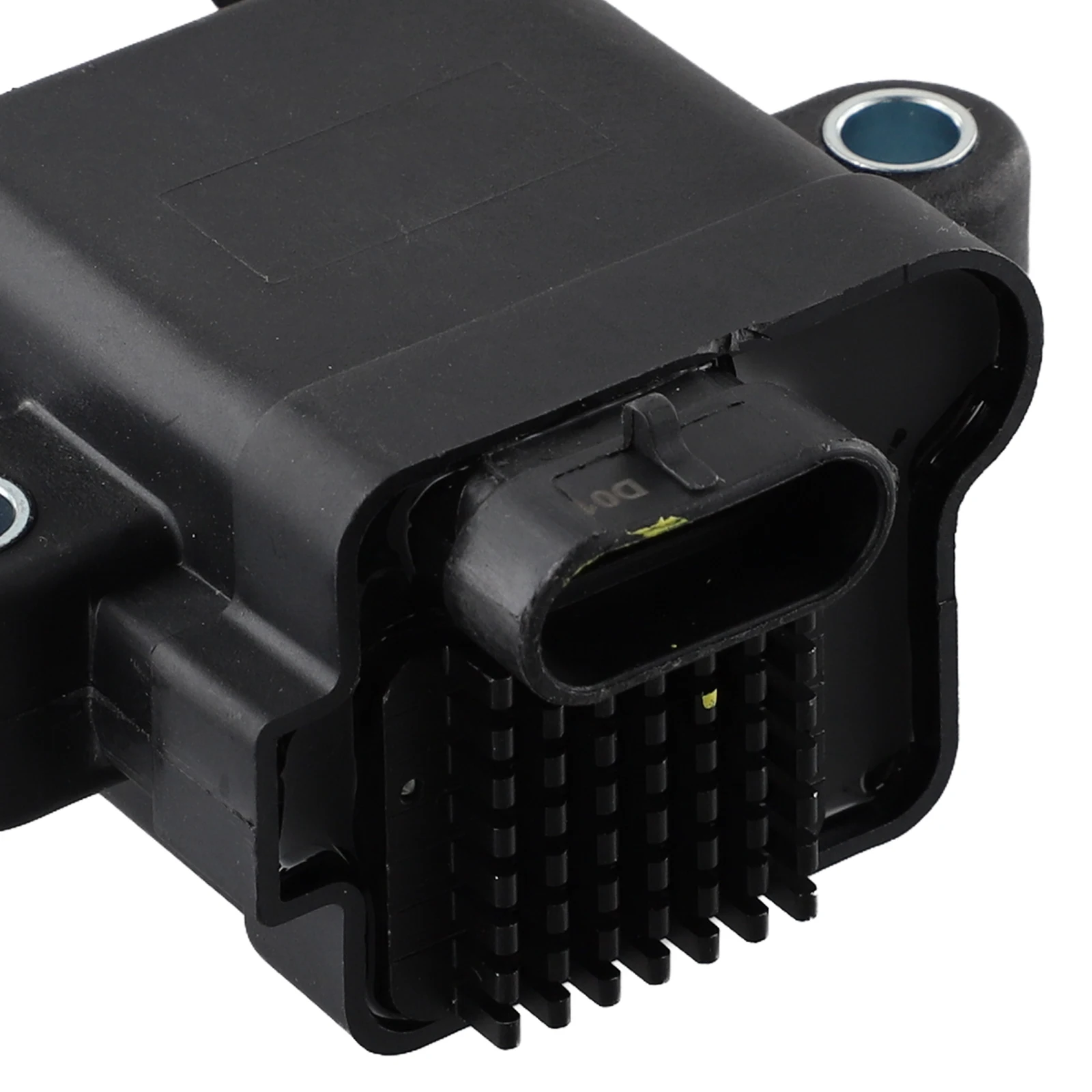 300-879984T01 Ignition Coil 5 Pin Connector 879984T01 Metal & Plastic 300-8M0077471 339-879984A1 339-879984T00
300-879984T01 Ignition Coil 5 Pin Connector 879984T01 Metal & Plastic 300-8M0077471 339-879984A1 339-879984T00