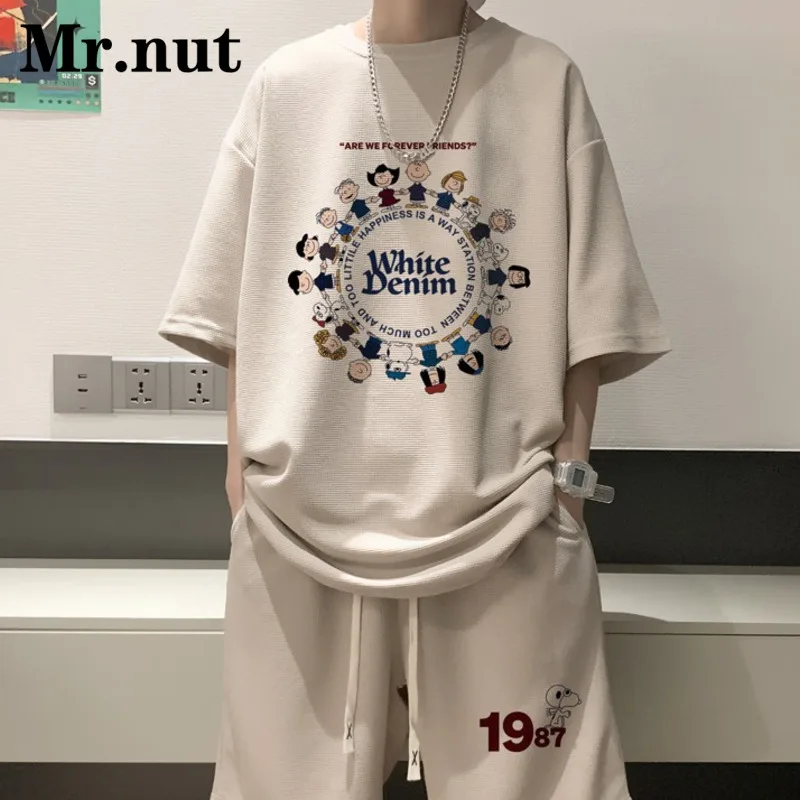 Спортивная Мужская Футболка Mr.nut, комплект из двух предметов, летняя свободная повседневная одежда с мультяшным рисунком, кавайная модная одежда унисекс для пар
Спортивная Мужская Футболка Mr.nut, комплект из двух предметов, летняя свободная повседневная одежда с мультяшным рисунком, кавайная модная одежда унисекс для пар